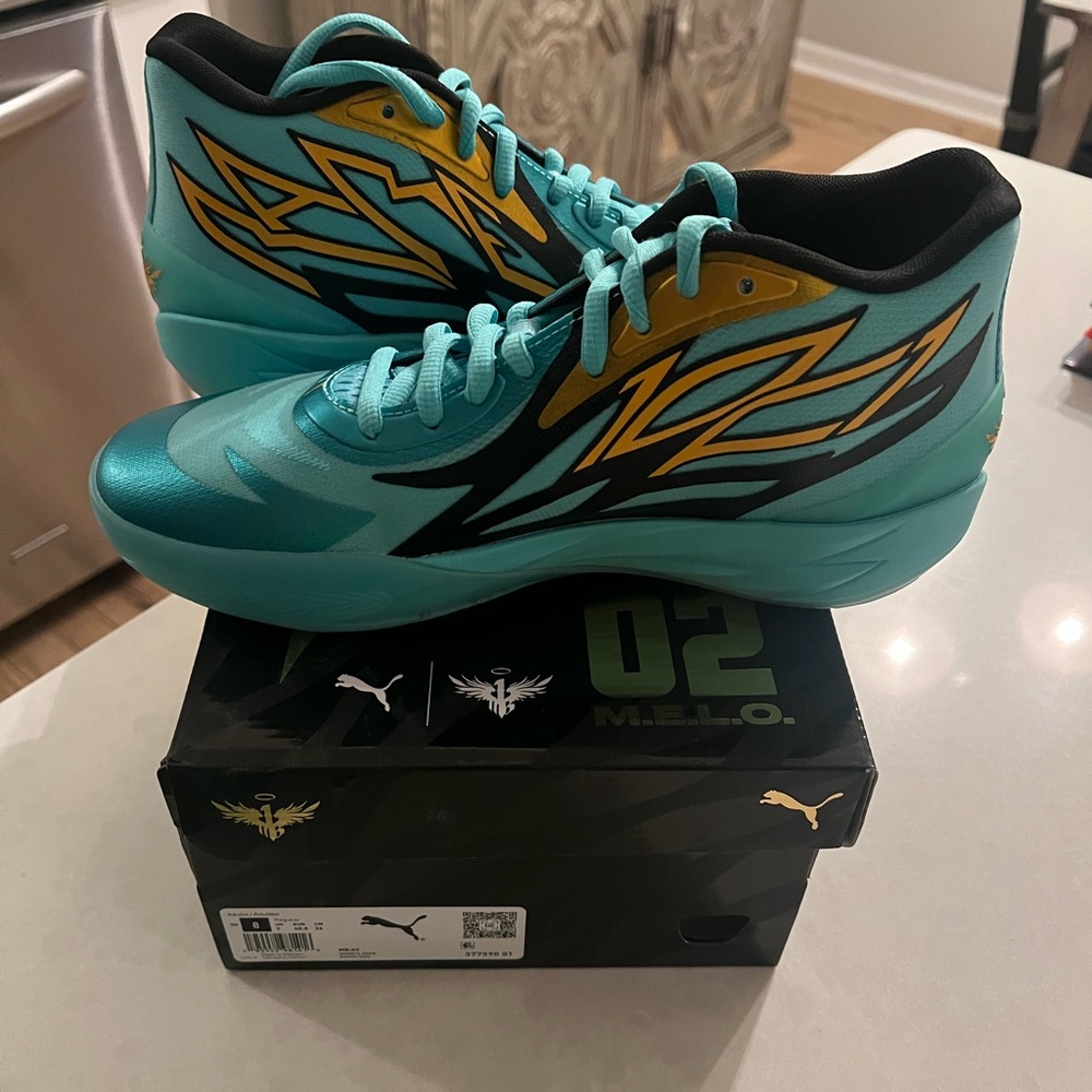 Men’s PUMA MB.02 Elekiro Aqua Lamelo Ball Shoes Excellent condition Like New